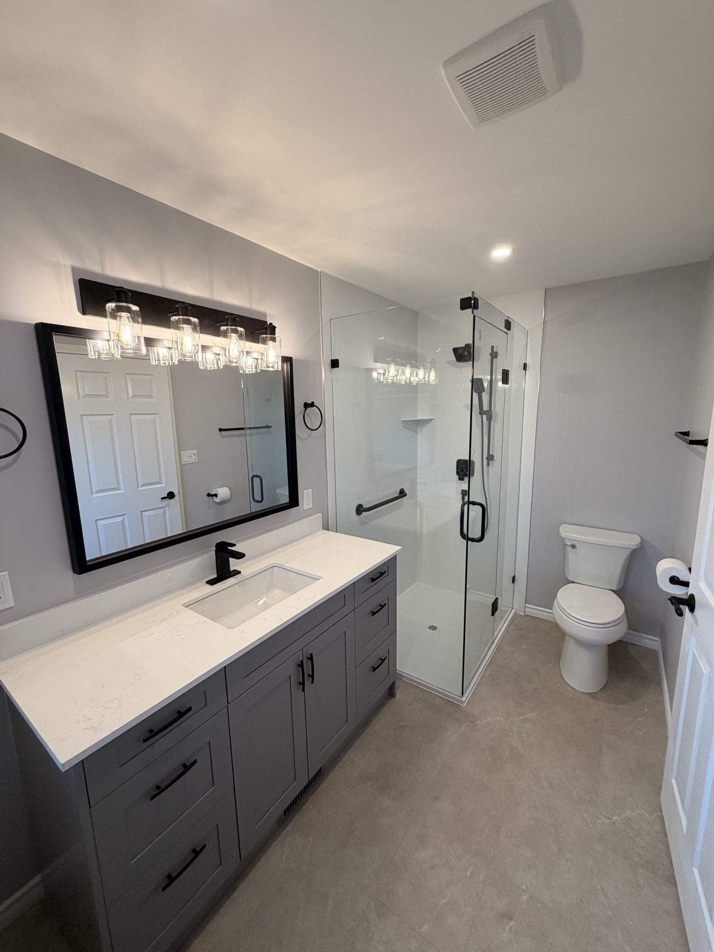 Cumberland Ensuite, Chilliwack, BC